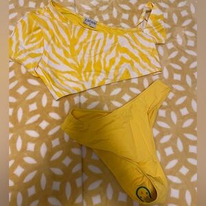 Crop top yellow bikini